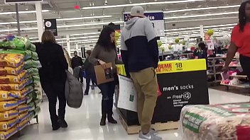 Candid Pawg in Jeans Shopping