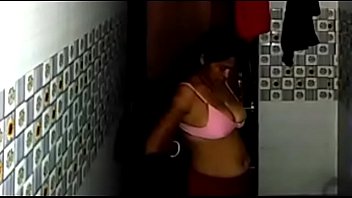 Bangladeshi Maid aunty Big Boobs Bathing Spy Video by house owner s.