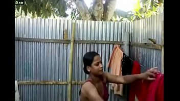 Bangladeshi-sexy-girl-full-naked-bathing-selfie-for-Bf