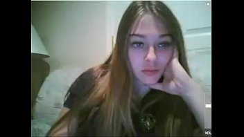 sweet teen with mesmerizing eyes on cam- tinycam.org