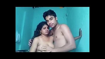 Kerala Adimali Malayali guy Linu groping and molesting beautiful and hot aunty’s boobs super hit and blockbuster viral porn video # 2017, September 3rd.