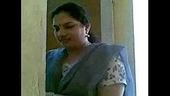Munroturuttu Malayalam 42 yrs old married, beautiful and hot housewife aunty’s boobs groped and enjoyed by her i. lover super hit viral sex porn video # 15.05.2015.