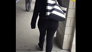 vouyer thick big bubble butt booty classmate candid ass jiggling while walking
