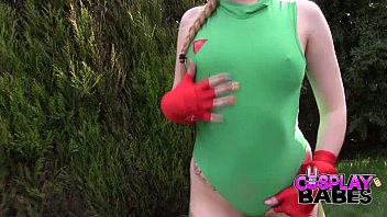 COSPLAY BABES Street Fighter Babe Solo Masturbation