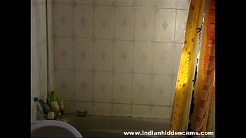 .com – indian girl meenal sood homemade self recorded shower exposing herself off