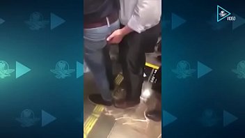 Acoso sexual en Metro no para; hombre toca a otro