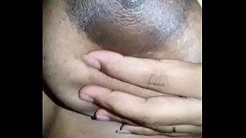 Nisha Mauritian Chubby masturbating