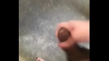 Guy masturbatting